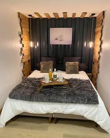 Au Fil De L'hote *